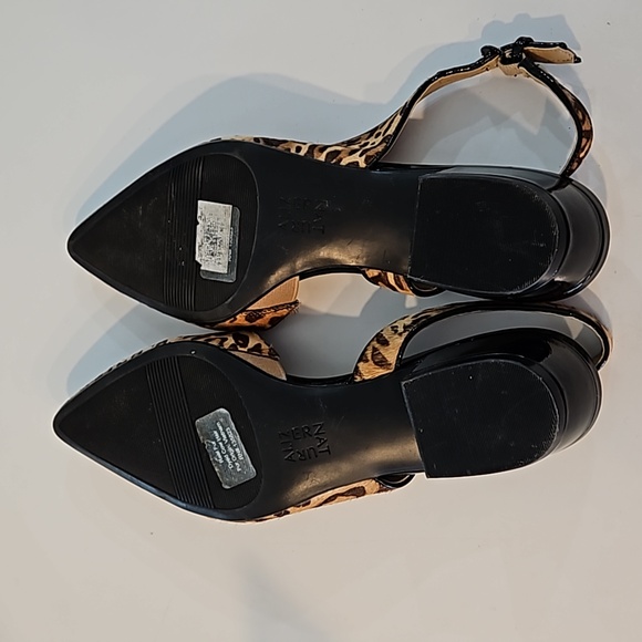 Naturalizer size 8.5M animal print, pointed-toe sandals. - Picture 5 of 8